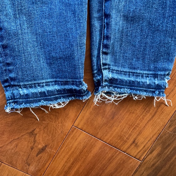 Gap Skinny Jeans - Ankle Length. Size 27R - Picture 3 of 4